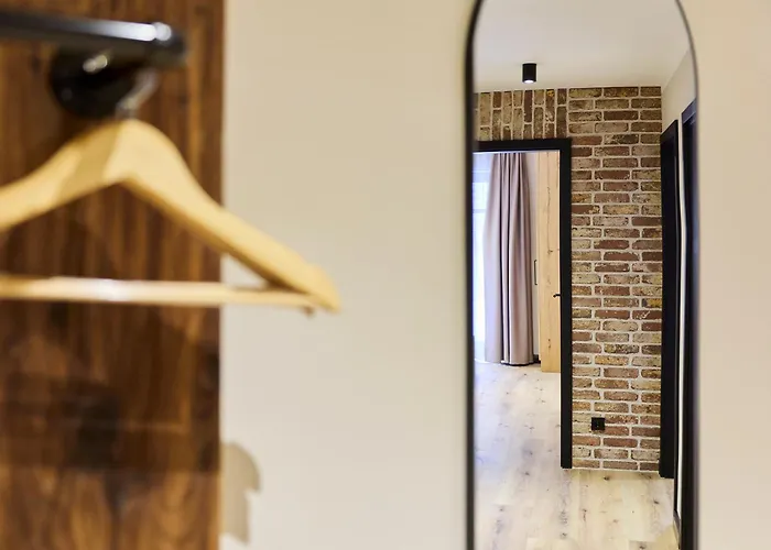 Binnendiek Haus 2 4 *